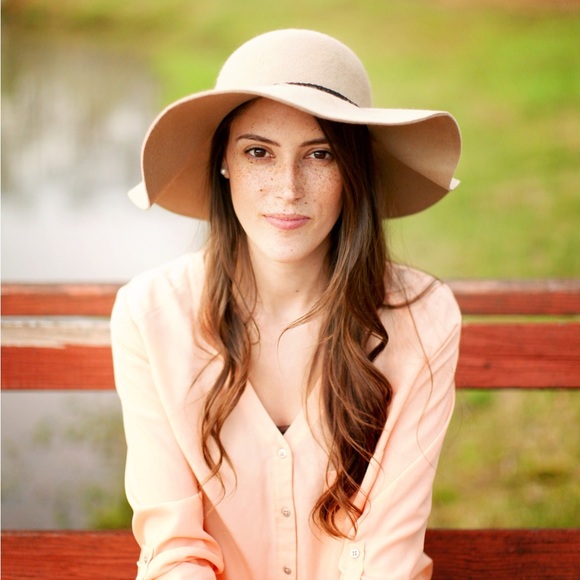 Hi, I'm Danielle! - Picture 1 of 1